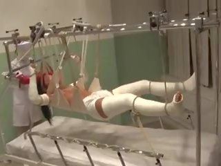 Счупен кукли и садистичен медицинска сестра, безплатно мръсен филм 47